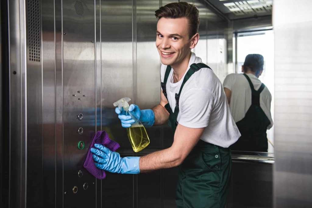 cleanovation - schoonmaakbedrijf - schoonmaakdienst - gevelreiniging - kantoorschoonmaak - impregneren - schilderwerkzaamheden